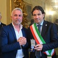 De Chirico consegna medaglia d'onore agli eredi degli italiani deportati dai nazisti