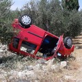 Incidente sulla provinciale per Giovinazzo, un'auto si ribalta. Ferita una donna