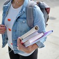 Risparmiare per gli studi dei figli: come le famiglie mettono da parte i soldi per università, affitti fuori sede e master