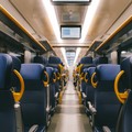 Aggrediscono il capotreno, danneggiano la bodycam e si danno alla fuga