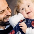 A Terlizzi Luca Trapanese, omossessuale single che ha adottato una bambina con sindrome di Down