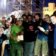 La Municipale Balcanica apre il concerto di Manu Chao a Molfetta. Le foto