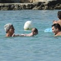 Vendola, Ed e Tobia al mare ad Otranto