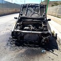 Auto in fiamme in via Rimini: intervengono i Vigili del Fuoco