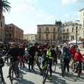 Colori di primavera nella 'Ciclopasseggiata di beneficenza'