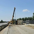 Tir si ribalta sulla strada provinciale 231 e sfonda il guardrail