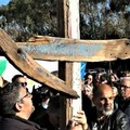 Via Crucis cittadina, nella Concattedtale di Terlizzi la Croce di Cutro