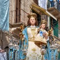 Madonna del Rosario, il Comitato: «Ai balconi lenzuola bianche ed eleganti»
