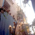 Petali dai balconi, la Madonna del Rosario è uscita dalla Concattedrale