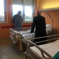 Il vescovo a sorpresa fa visita ai malati del  "Sarcone "