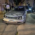 Schianto in via Bovio, diverse vetture coinvolte