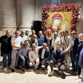 A Terlizzi l’infiorata verticale conquista la città ed il passeggio serale