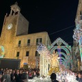“Ascensio in rosis”, la Madonna del Rosario in processione sul Carro Floreale