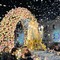 Il simulacro della Vergine del Rosario in processione sul carro floreale – LE FOTO