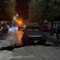 Incidente in pieno centro: Mercedes finisce nella Villa Comunale