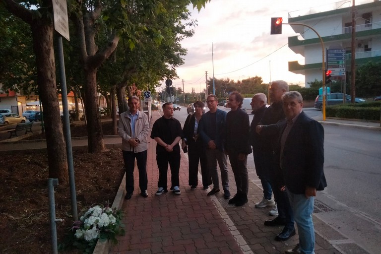 Commemorazione falcone. <span>Foto Cosma Cacciapaglia</span>