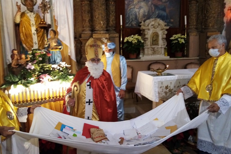Estrazione letterine di San Nicola. <span>Foto Cosma Cacciapaglia</span>