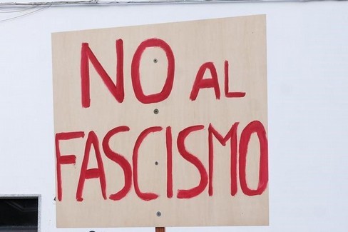 No al fascismo
