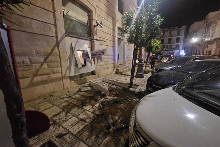 La filiale dell'Unicredit in largo Pappagallo