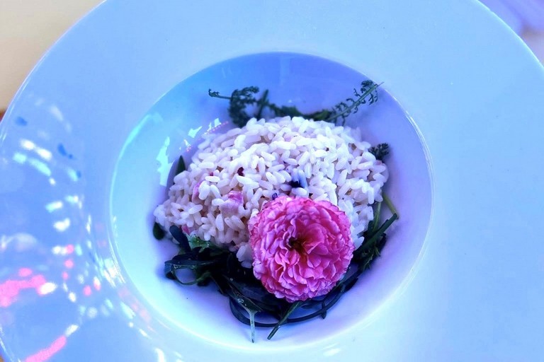 Risotto con fiori eduli. <span>Foto Coldiretti Puglia </span>
