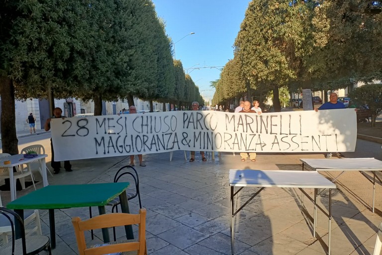 La protesta per la chiusura del Parco Marinelli