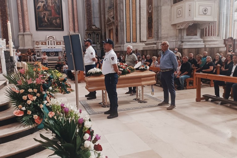 Funerali Nino De Sario. <span>Foto Francesco Pittò</span>