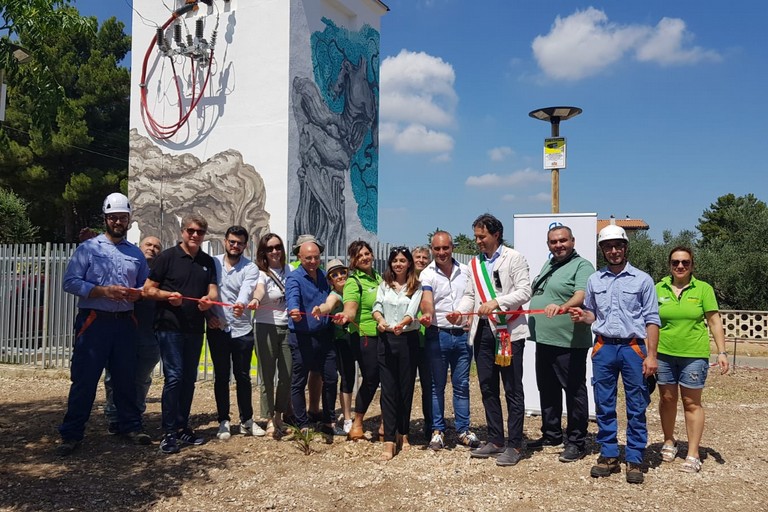 Inaugurazione murales cabina e-Distribuzione