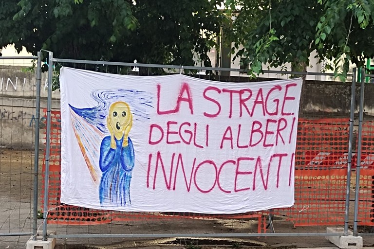 Striscione protesta