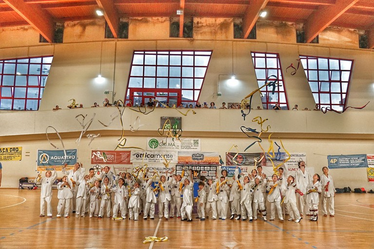 Il lancio della cintura degli atleti della Taekwondo Club Terlizzi