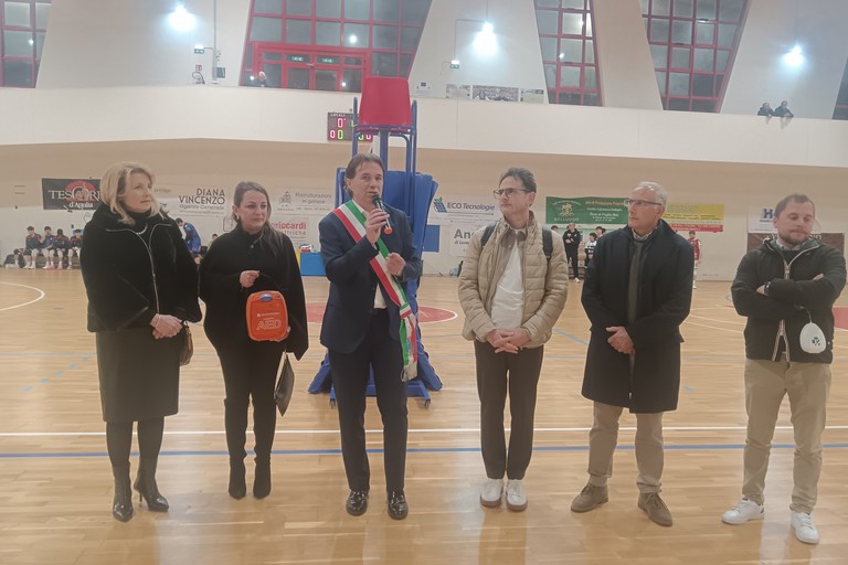 Inaugurazione defibrillatore zona 