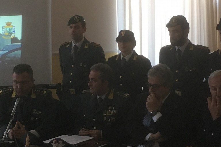 La conferenza stampa di Polizia di Stato e Guardia di Finanza