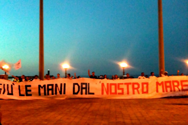 Giù le mani dal nostro mare