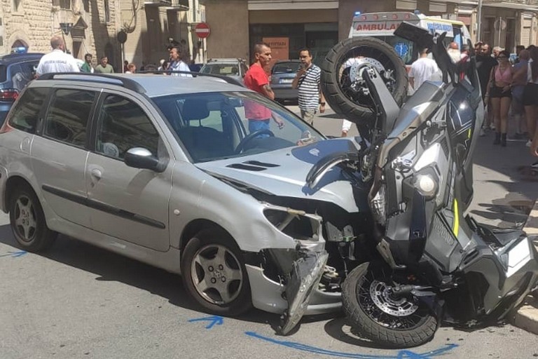 L'incidente stradale avvenuto in via Diaz