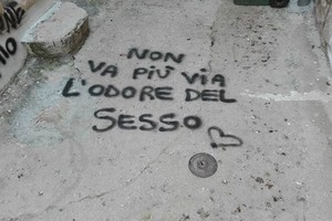 scritte nere