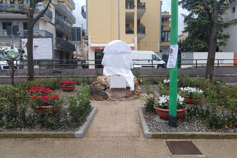 monumento Ai Carabinieri di Ieri e di Oggi