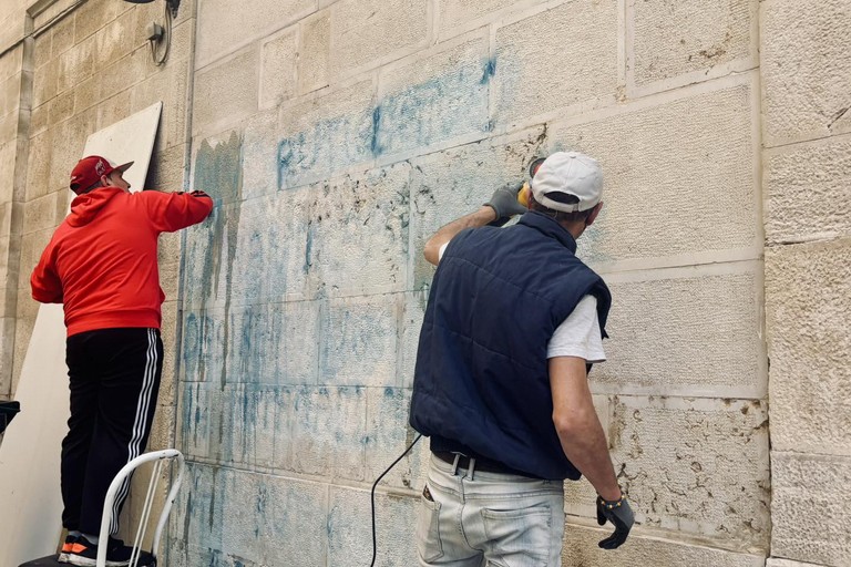 Rimozione scritte vandaliche