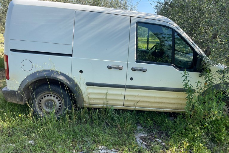 Il Ford Transit ritrovato dalla Polizia Locale