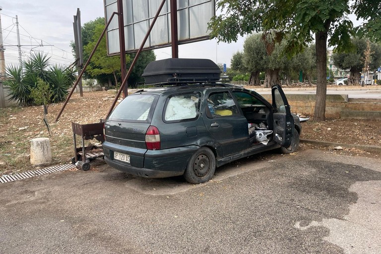 Auto rimossa  e bonificata area. <span>Foto Paolo Alberto Malerba</span>