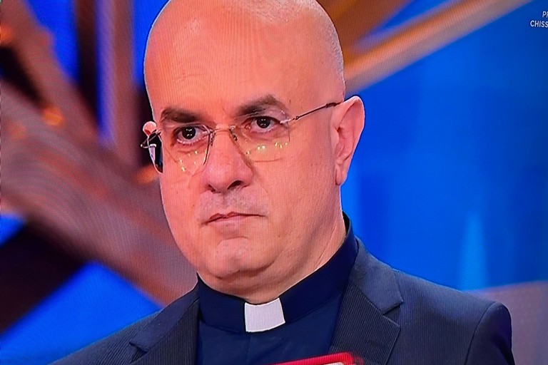 don Roberto su Canale 9. <span>Foto Paolo Alberto Malerba</span>