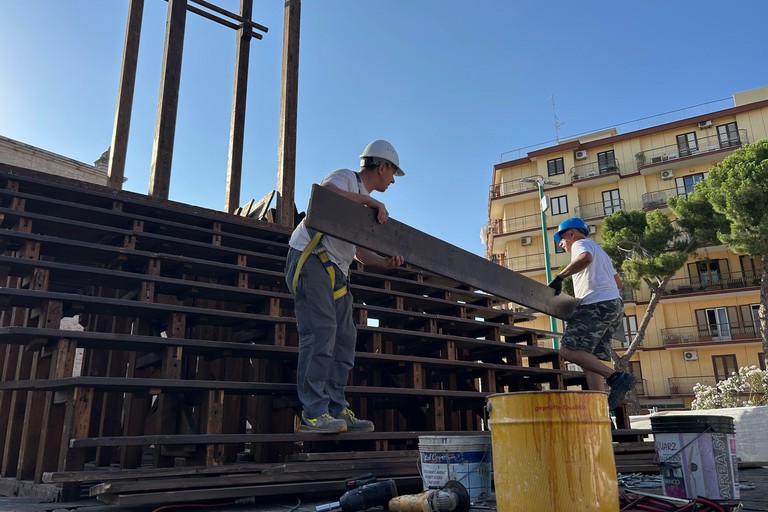 costruzione del Carro Trionfale. <span>Foto Paolo Alberto Malerba</span>