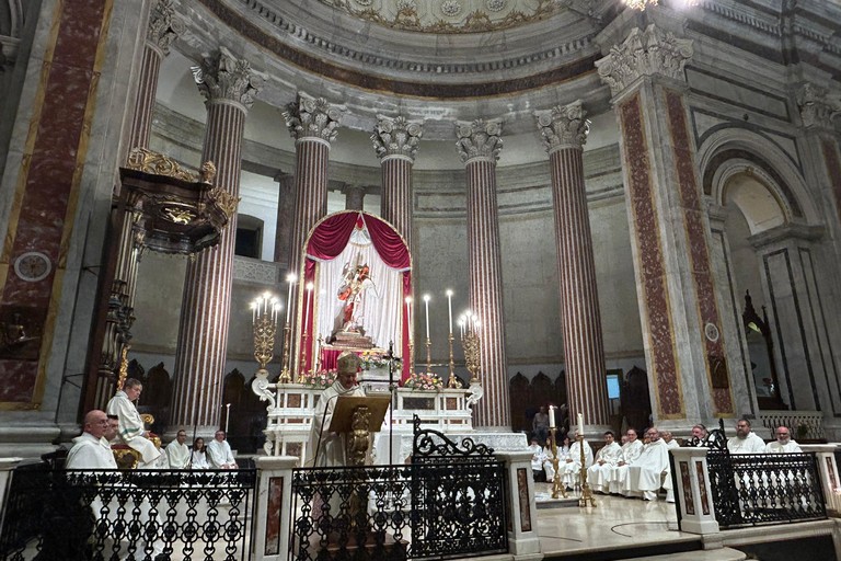 Solenne Pontificale per il patrono San Michele Arcangelo. <span>Foto Paolo Alberto Malerba</span>