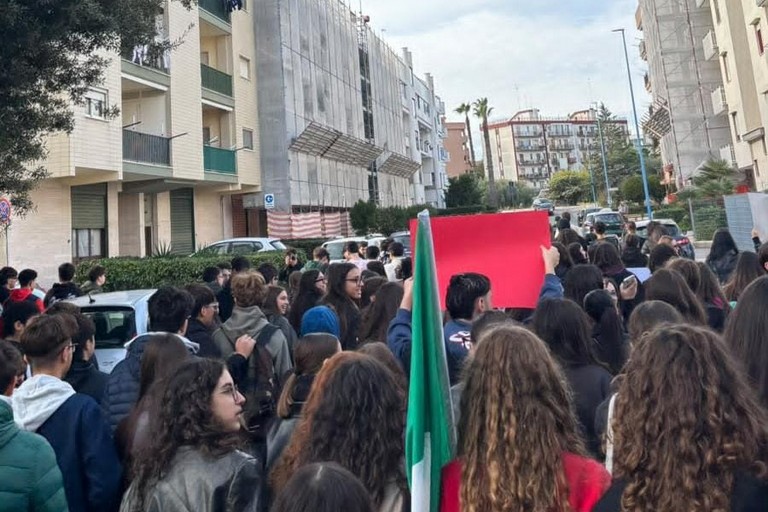 corteo contro il caro vita. <span>Foto Paolo Alberto Malerba</span>